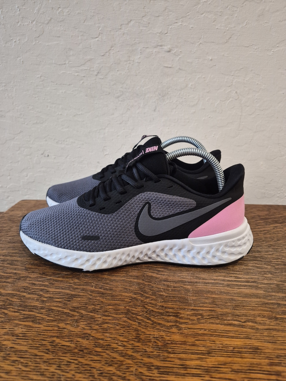 Nike Revolution 5 Athletic Running Shoes 
Women's Size US 8.5